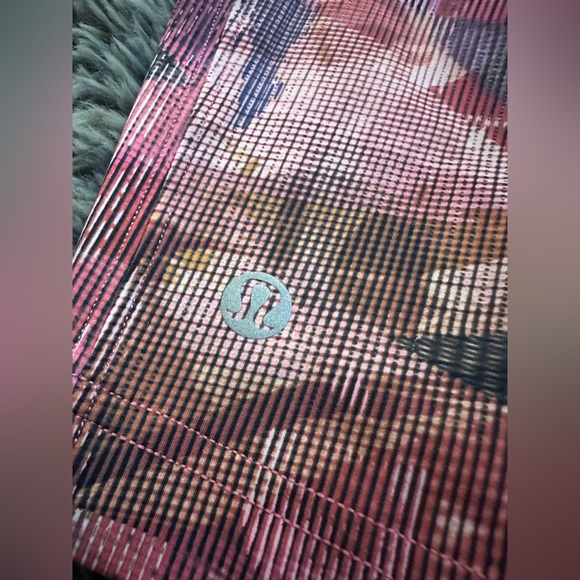 LULULEMON Pace Short HR 10" Women's Shorts Size 6 Like New - Picture 3 of 9